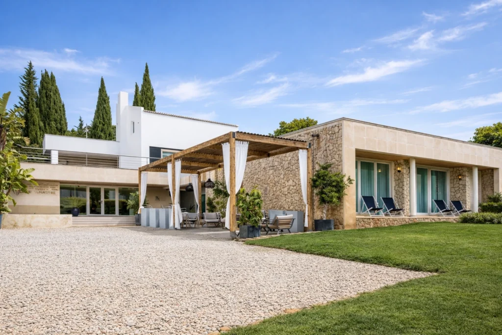 Exterior view of Vila Valverde Design Country Hotel in Lagos